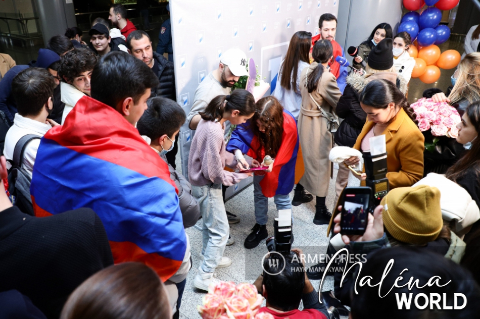 Welcome_Home_281629.jpg