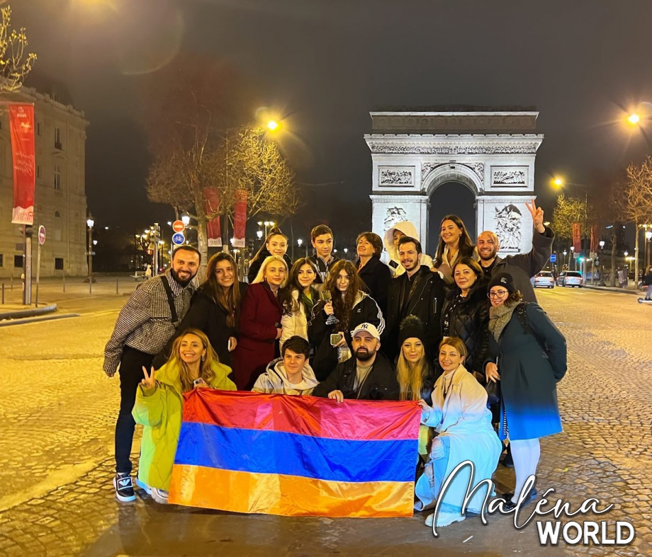Click to view full size image
==============
Paris_28329.jpg Paris_28329.jpg