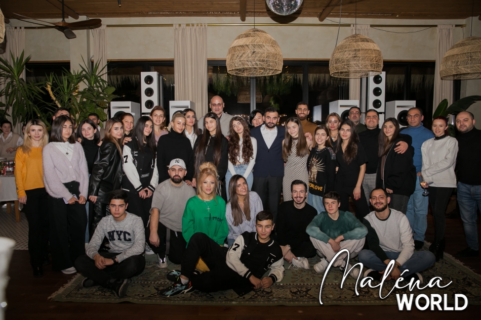 Click to view full size image
==============
Welcome_Party_28129.jpg Welcome_Party_28129.jpg